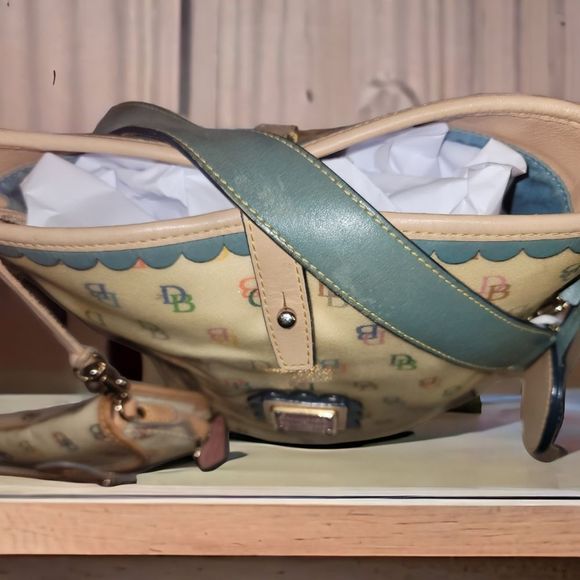 2-PIECE DOONEY & BOURKE VINTAGE Y2K RAINBOW BUCKET BAG & MATCHING WRISTLET - Picture 12 of 16